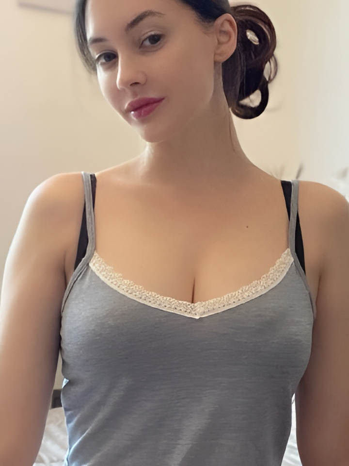 Эсмеральда привлекательная девушка из Челябинска цена от 1500 руб