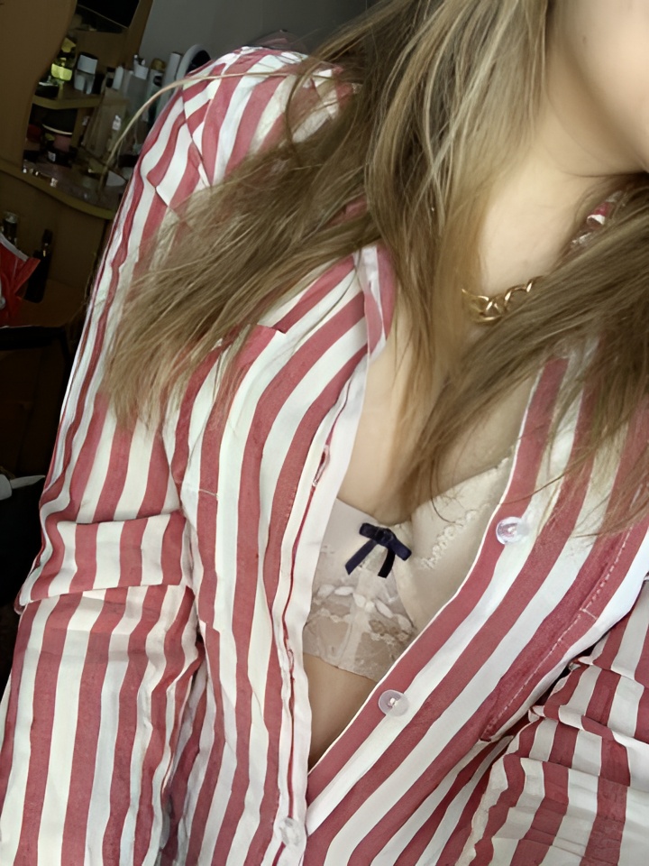 Милена привлекательная девушка из Челябинска цена от 10000 руб