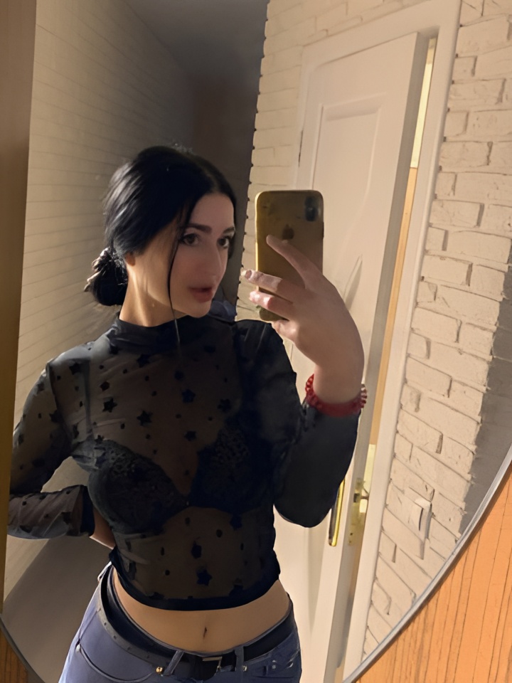 Софа привлекательная девушка из Челябинска цена от 10000 руб