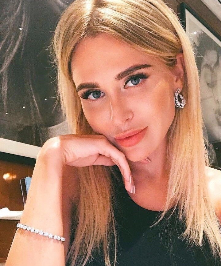 Карина привлекательная девушка из Челябинска цена от 3500 руб