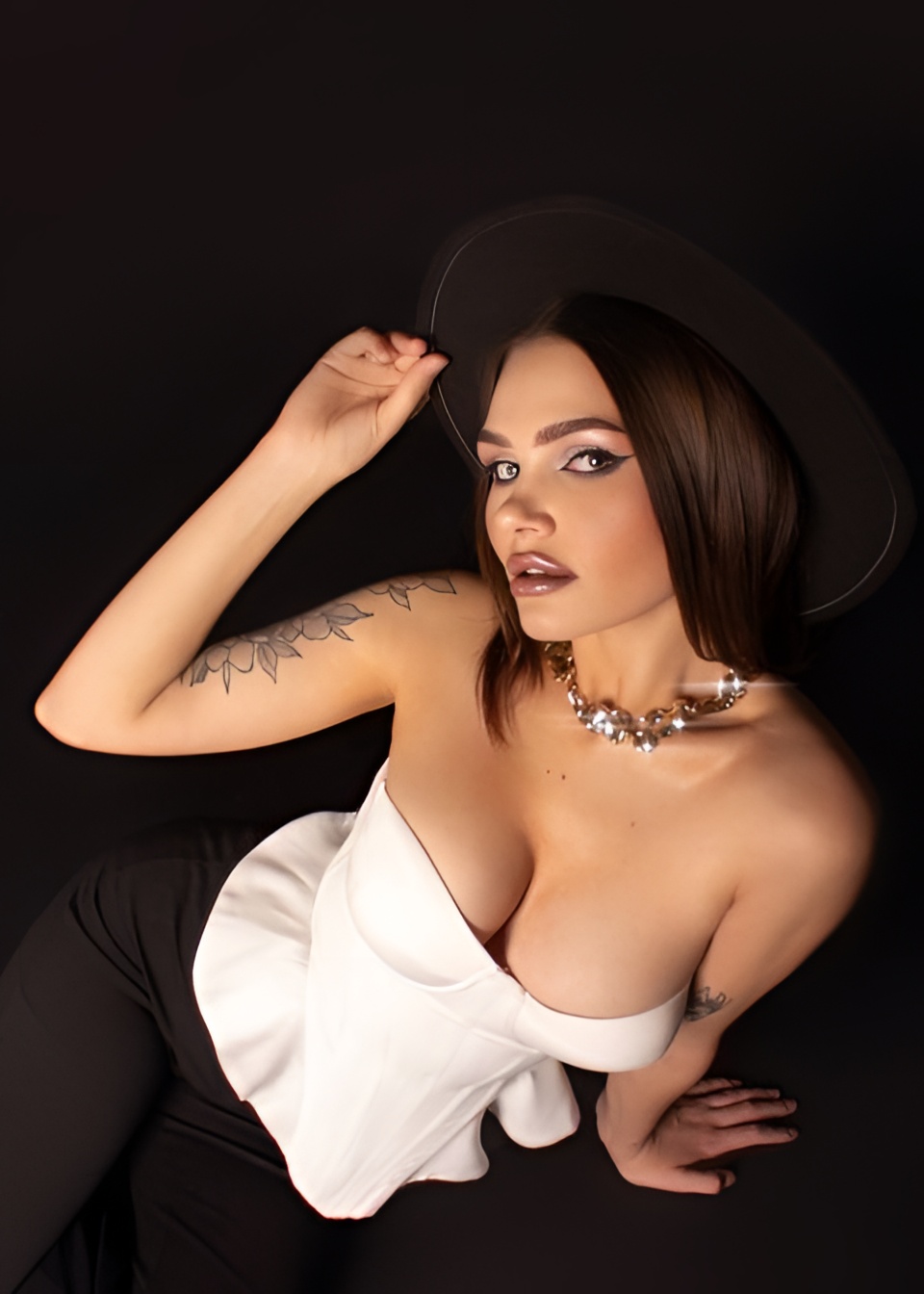 Яна привлекательная девушка из Челябинска цена от 6000 руб